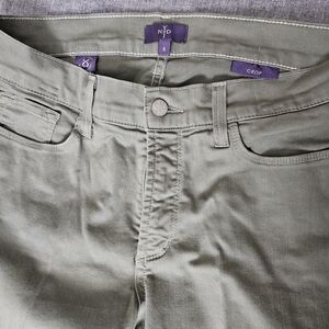 4 X $15. NYDJ Women's Olive Cropped Jeans